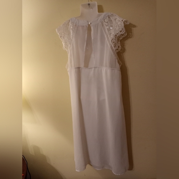 White Lace Sleeve Flowy Dress sz M - Picture 3 of 4